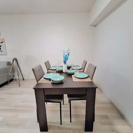 Abstract By The Sea 拉纳卡